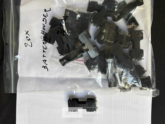 Lot van verschillende elektronische componenten - afbeelding 2 van  15