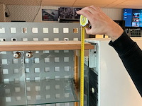 Lot van vitrine kasten winkel meubilair - afbeelding 2 van  11