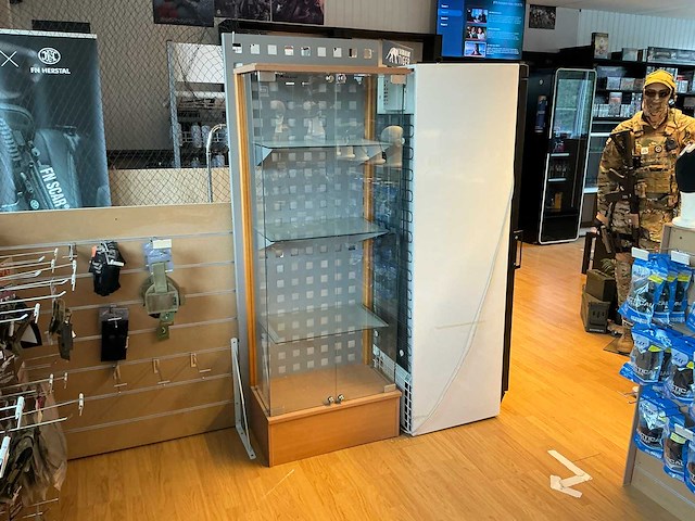 Lot van vitrine kasten winkel meubilair - afbeelding 6 van  11
