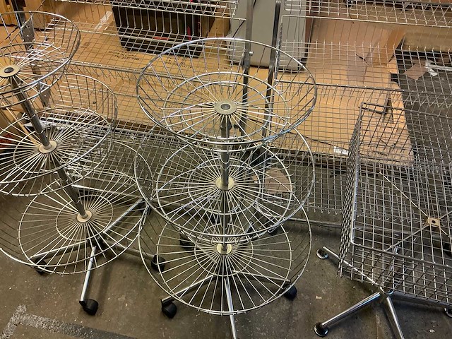 Lot van winkel meubilair - afbeelding 9 van  14