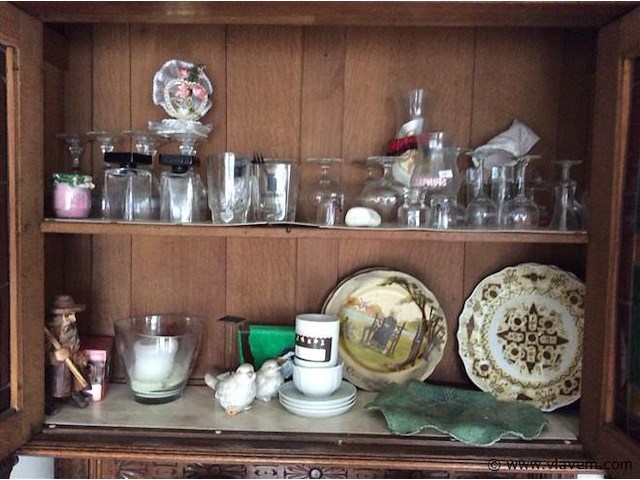 Lot varia in buffetkasten - afbeelding 1 van  6