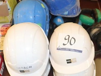 Lot veiligheidshelmen en oorbeschermers - afbeelding 1 van  2