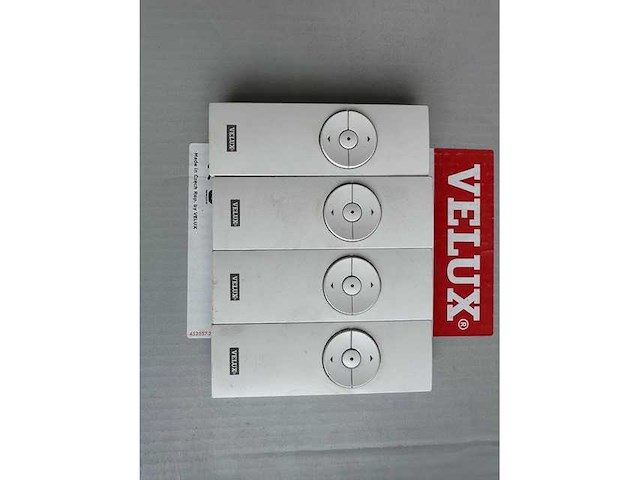 Lot velux zonwering, motoren, enz... - window - afbeelding 6 van  7