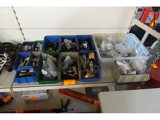 Lot verbindingsstukken voor flexibele slangen - afbeelding 1 van  7