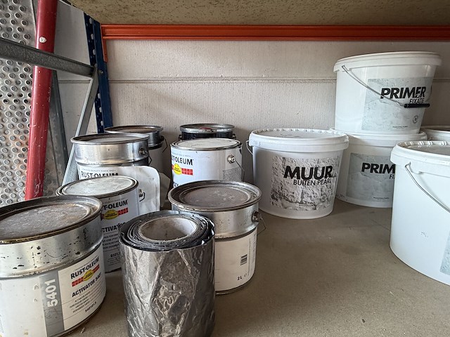 Lot verf - afbeelding 2 van  3