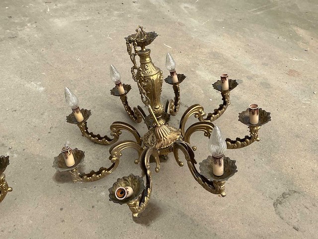 Lot verlichting (afkomst residentie hofkleermaker leopold ii) - afbeelding 4 van  5