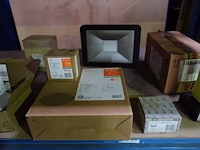 Lot verlichting - afbeelding 3 van  15