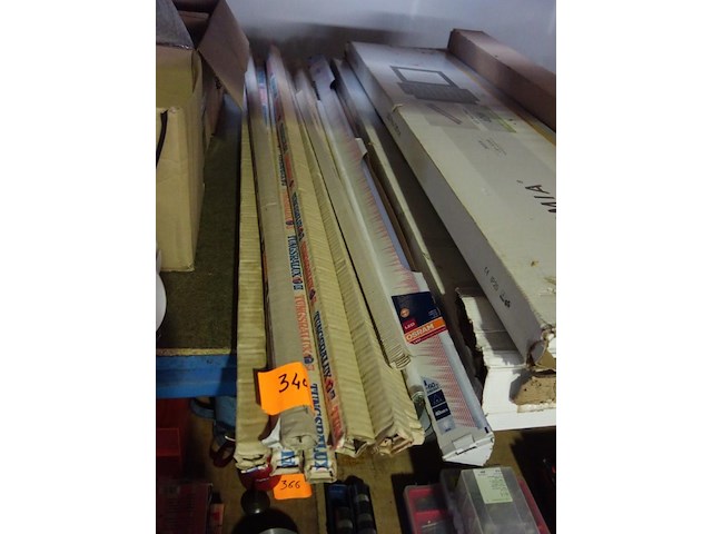 Lot verlichting - afbeelding 1 van  2