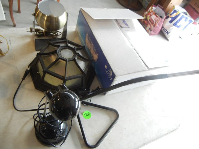 Lot verlichting - afbeelding 1 van  3