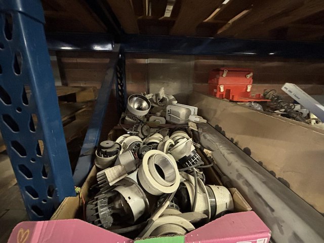 Lot verlichting/elektriciteit - afbeelding 2 van  4