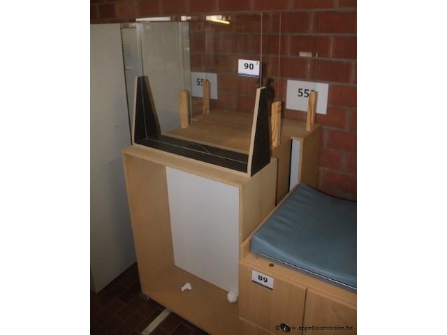 Lot verrijdbare plexischermen - afbeelding 1 van  1