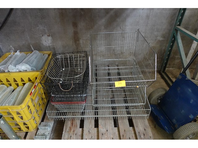 Lot verschillende draadmanden - afbeelding 2 van  2