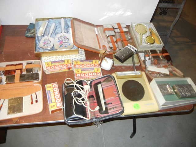 Lot verzorgingsartikelen - afbeelding 1 van  3