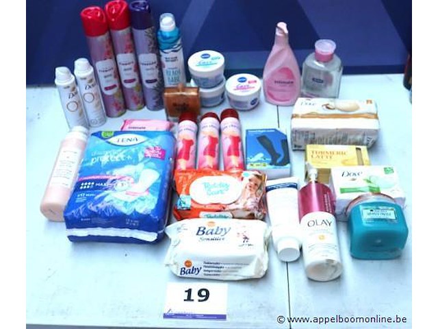 Lot verzorgingsproducten - afbeelding 1 van  4