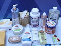 Lot verzorgingsproducten - afbeelding 2 van  4