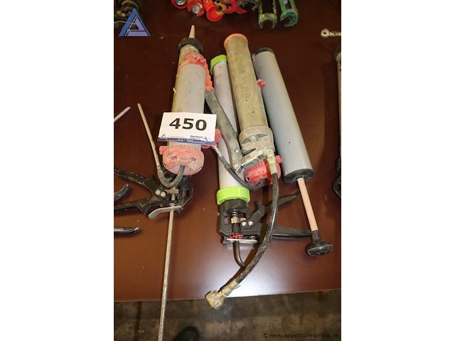 Lot vetspuiten en kitspuiten - afbeelding 1 van  1