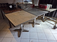 Lot vierkante terrastafels en stoelen - afbeelding 1 van  11