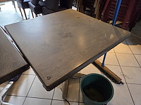 Lot vierkante terrastafels en stoelen - afbeelding 5 van  11