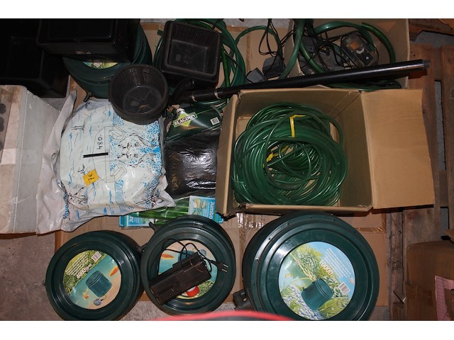 Lot vijverbenodigdheden - afbeelding 1 van  2