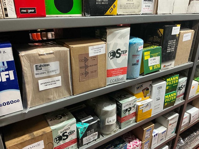 Lot vrachtwagen en industrie filters (180x) - afbeelding 4 van  11