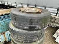 Lot vrachtwagenbanden en velgen - afbeelding 2 van  9