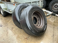 Lot vrachtwagenbanden en velgen - afbeelding 4 van  9
