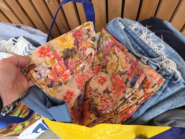 Lot vrouwenkledij maten l/xl - afbeelding 7 van  12