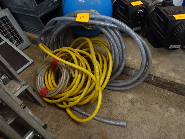 Lot waterslangen - afbeelding 1 van  1