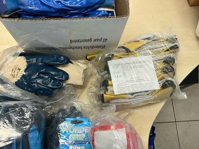 Lot werkhandschoenen 95 paar overige werkkleding - afbeelding 5 van  8
