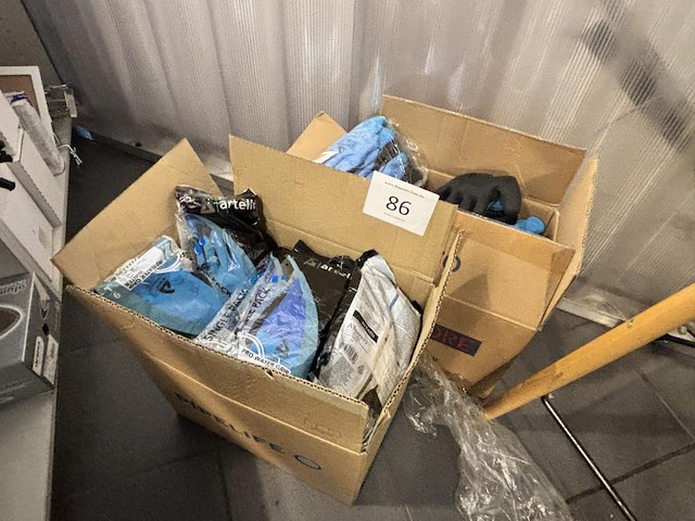 Lot werkhandschoenen w.o. artelli - afbeelding 1 van  3