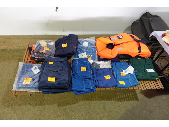 Lot werkkledij - afbeelding 1 van  10