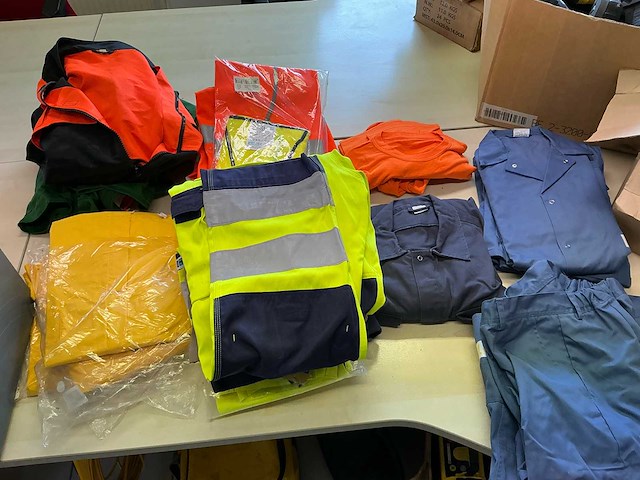 Lot werkkleding jas - afbeelding 1 van  2