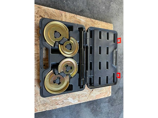 Lot werkmateriaal - garage - afbeelding 10 van  18