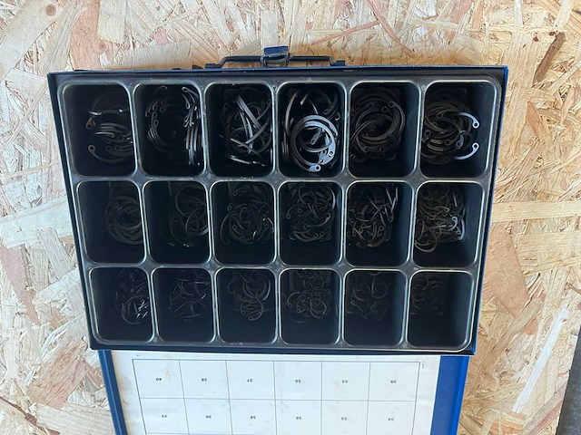 Lot werkmateriaal -garage - afbeelding 7 van  18