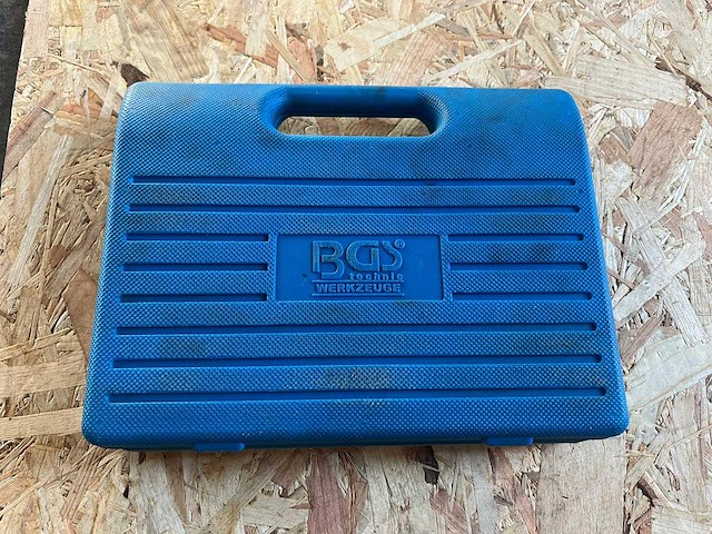 Lot werkmateriaal - afbeelding 1 van  9