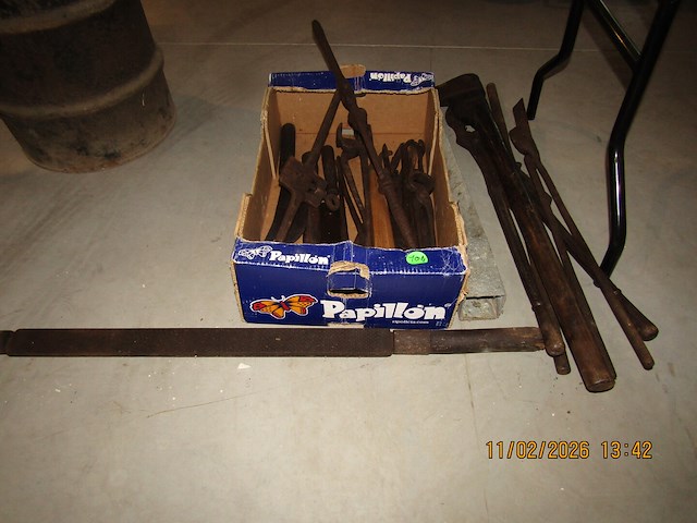 Lot werkmaterialen - afbeelding 1 van  2