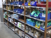 Lot werkplaatsbenodigdheden, lasdraad, slijpschijven, schuurbanden, diverse kleine onderdelen, tapes - afbeelding 1 van  8
