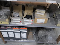 Lot werkplaatsbenodigdheden, lasdraad, slijpschijven, schuurbanden, diverse kleine onderdelen, tapes - afbeelding 3 van  8