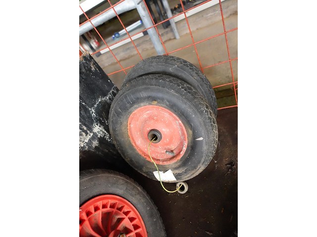 Lot wielen met kar - afbeelding 3 van  12