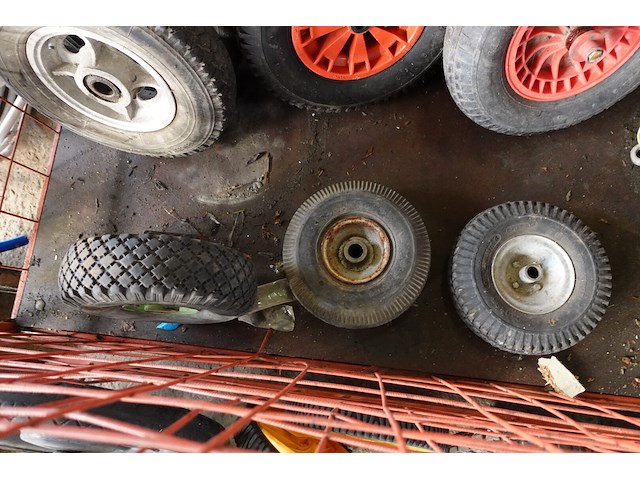 Lot wielen met kar - afbeelding 4 van  12