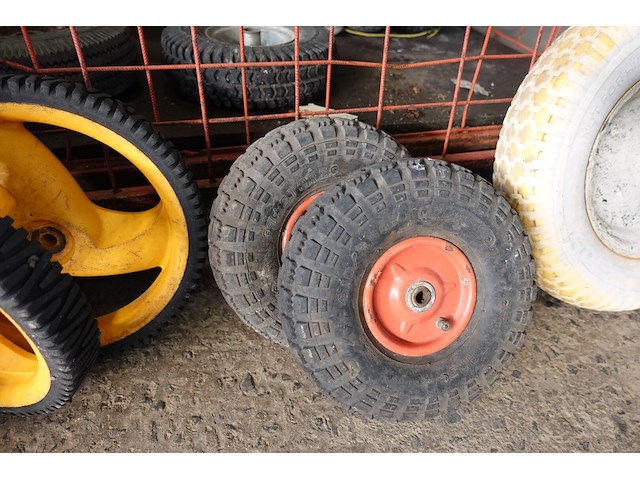 Lot wielen met kar - afbeelding 8 van  12