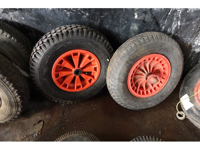 Lot wielen met kar - afbeelding 12 van  12