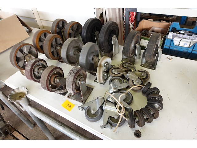 Lot wielen - afbeelding 2 van  2