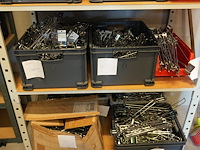 Lot winkelhaken chroom enkel & dubbel | ±1.008 stuks - afbeelding 2 van  5