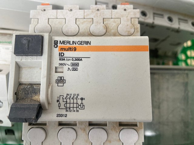 Lot zekering en automaten - afbeelding 2 van  3
