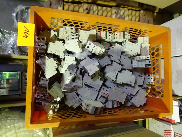 Lot zekeringen abb - afbeelding 1 van  1