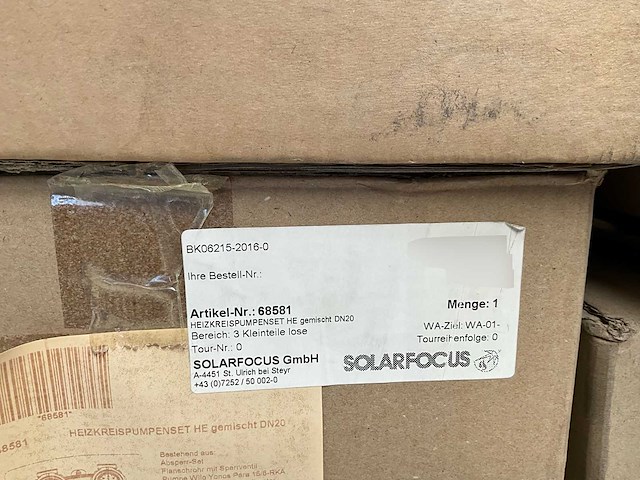 Lot zonneboiler onderdelen – solarfocus pompstations + bosch boiler + sturingen + collector - afbeelding 3 van  10