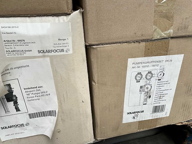 Lot zonneboiler onderdelen – solarfocus pompstations + bosch boiler + sturingen + collector - afbeelding 4 van  10