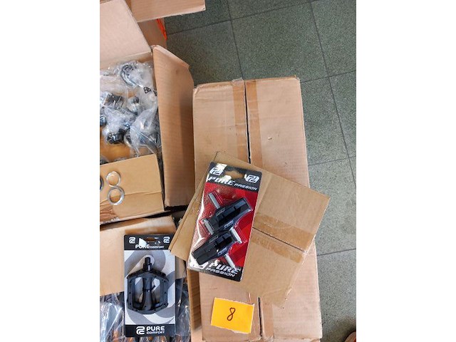 Lot - afbeelding 1 van  9