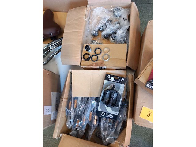 Lot - afbeelding 2 van  9